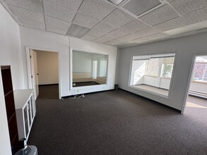 240 Plandome Rd, Manhasset, NY à louer Photo intérieure- Image 1 de 13