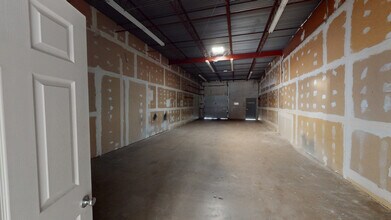 10201-10237 N IH 35, San Antonio, TX à louer Photo intérieure- Image 2 de 5