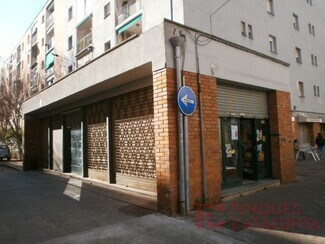 Plus de détails pour Multi-résidentiel à vendre