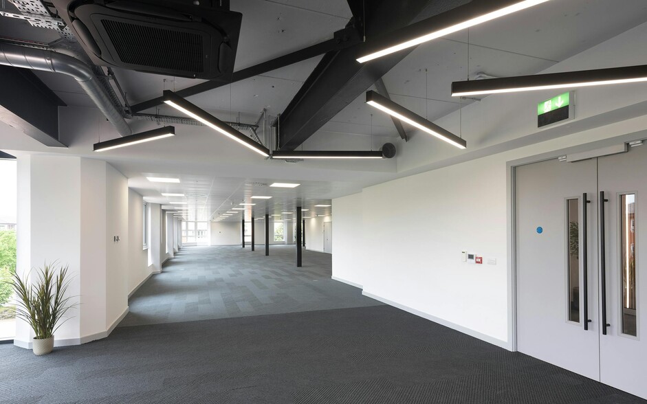 2 Redheughs Rigg, Edinburgh for lease - Interior Photo - Image 2 of 8