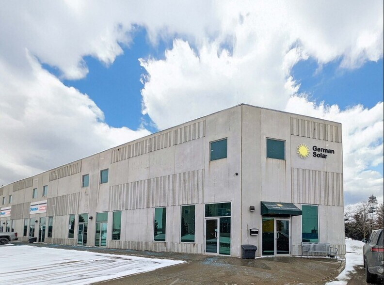 15835 Robin's Hill Rd, London, ON for sale - Building Photo - Image 1 of 1