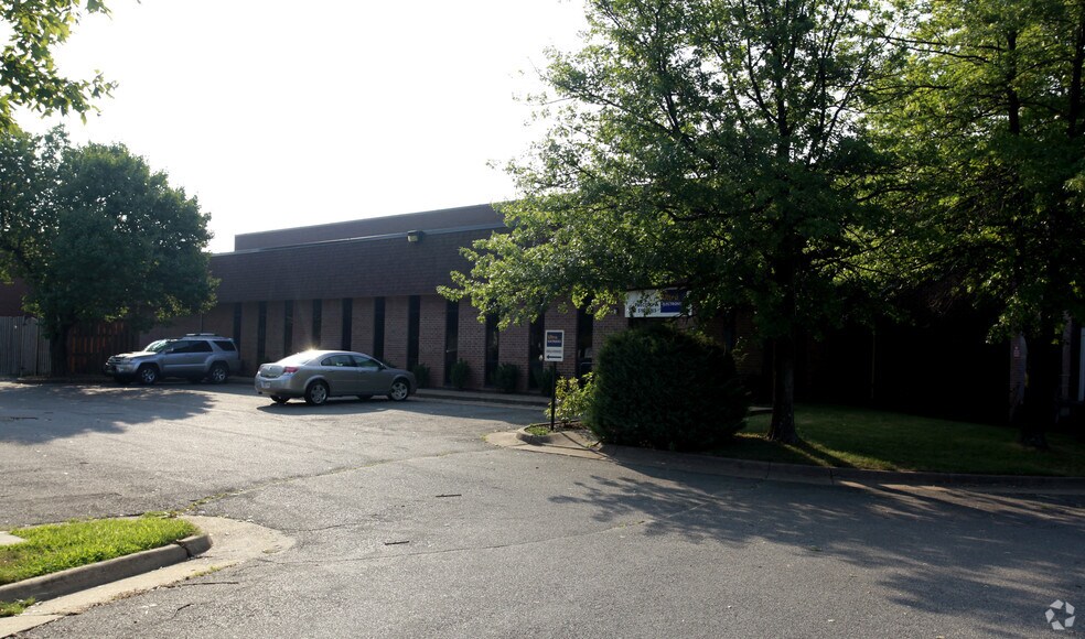 5751 General Washington Dr, Alexandria, VA à louer - Photo du bâtiment - Image 2 de 4