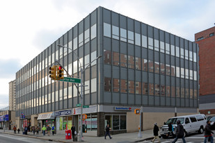 Queens/Hillside Professional Bldg - Épicerie