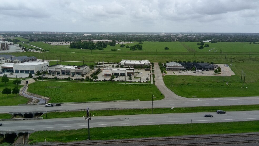 145 Citadel Way, Sugar Land, TX for lease - Building Photo - Image 3 of 9
