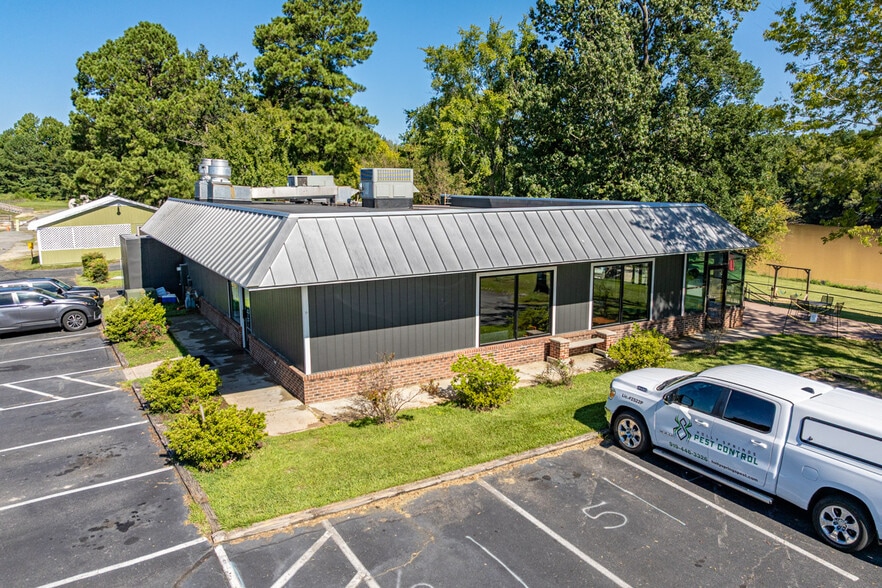 100 S Main St, Lillington, NC à vendre - Photo du bâtiment - Image 3 de 17