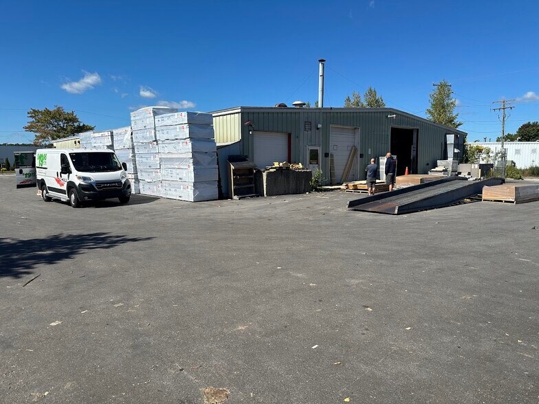 211 Gay St, Manchester, NH à louer - Photo du bâtiment - Image 1 de 3