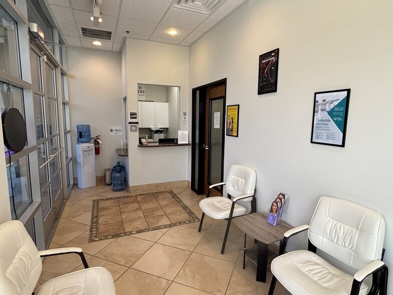 5185 S Durango Dr, Las Vegas, NV à louer - Photo intérieure - Image 3 de 9