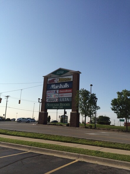 3165 Alpine Ave NW, Walker, MI for lease - Building Photo - Image 1 of 8