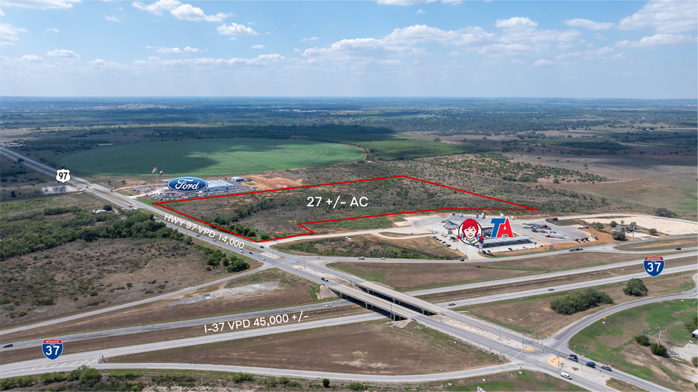 HWY 97, Pleasanton, TX à vendre - Photo du bâtiment - Image 2 de 10