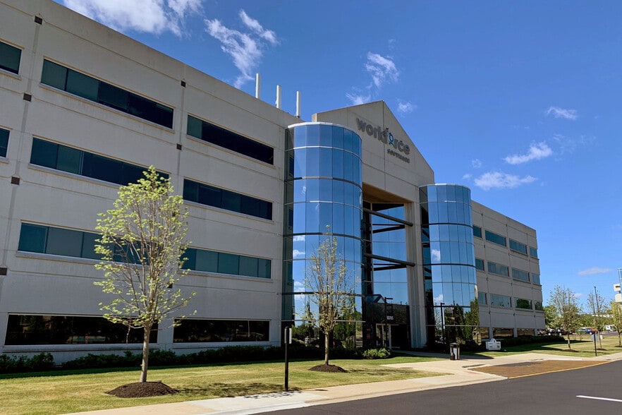 38705 7 Mile Rd, Livonia, MI for lease - Primary Photo - Image 1 of 7