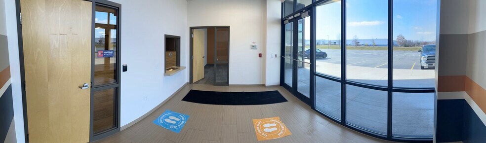 30 Becker Rd, West Henrietta, NY à louer - Photo intérieure - Image 3 de 15