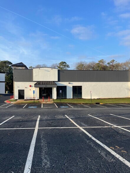 3429 Covington Hwy, Decatur, GA à louer - Photo du bâtiment - Image 3 de 4