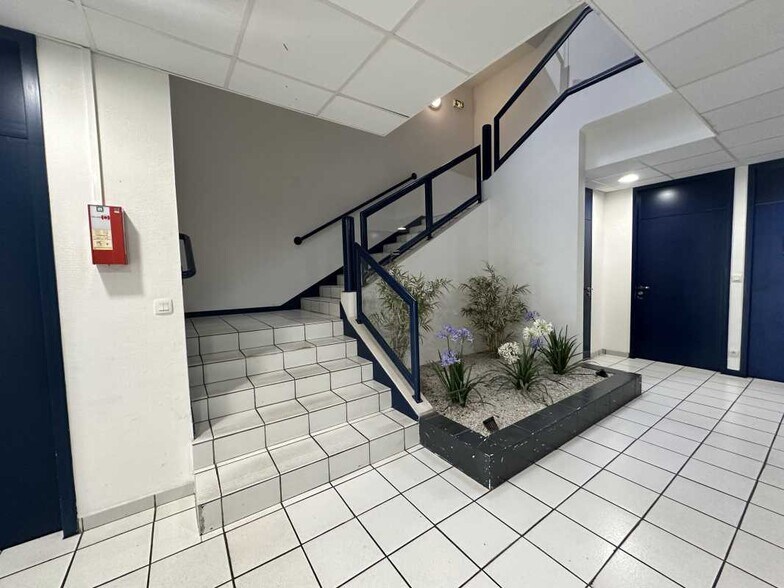 Office in Bruges for sale - Lobby - Image 2 of 13