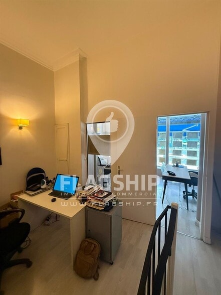 Retail in Paris for lease - Interior Photo - Image 3 of 6