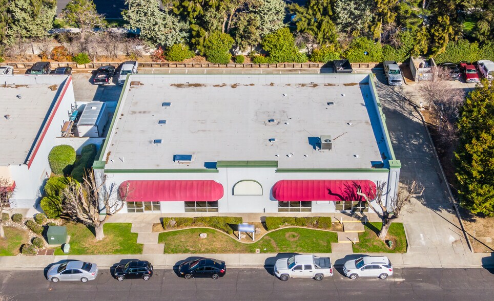 27 Commerce Pl, Vacaville, CA à louer - Aérien - Image 2 de 7
