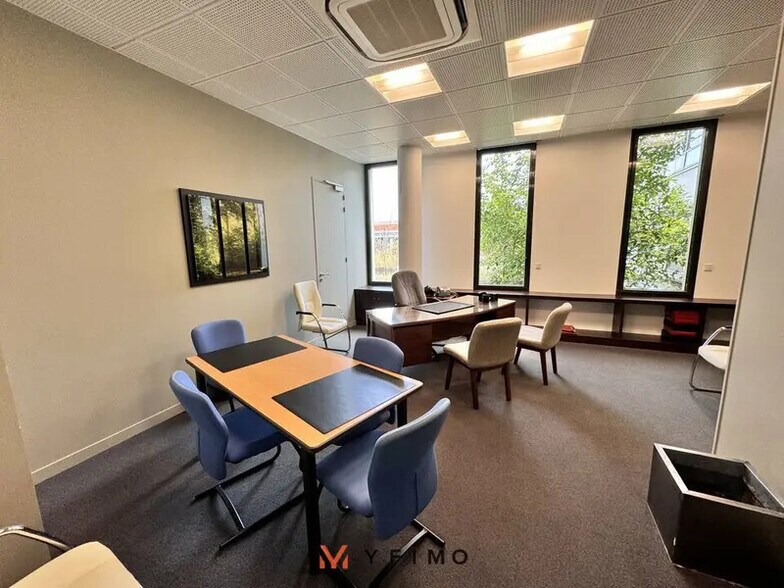Office in Mantes-la-Jolie for lease - Interior Photo - Image 3 of 10