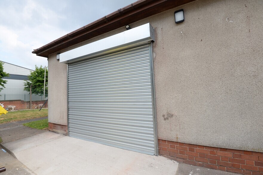 Millfield Ln, Haydock à louer - Photo du bâtiment - Image 2 de 9