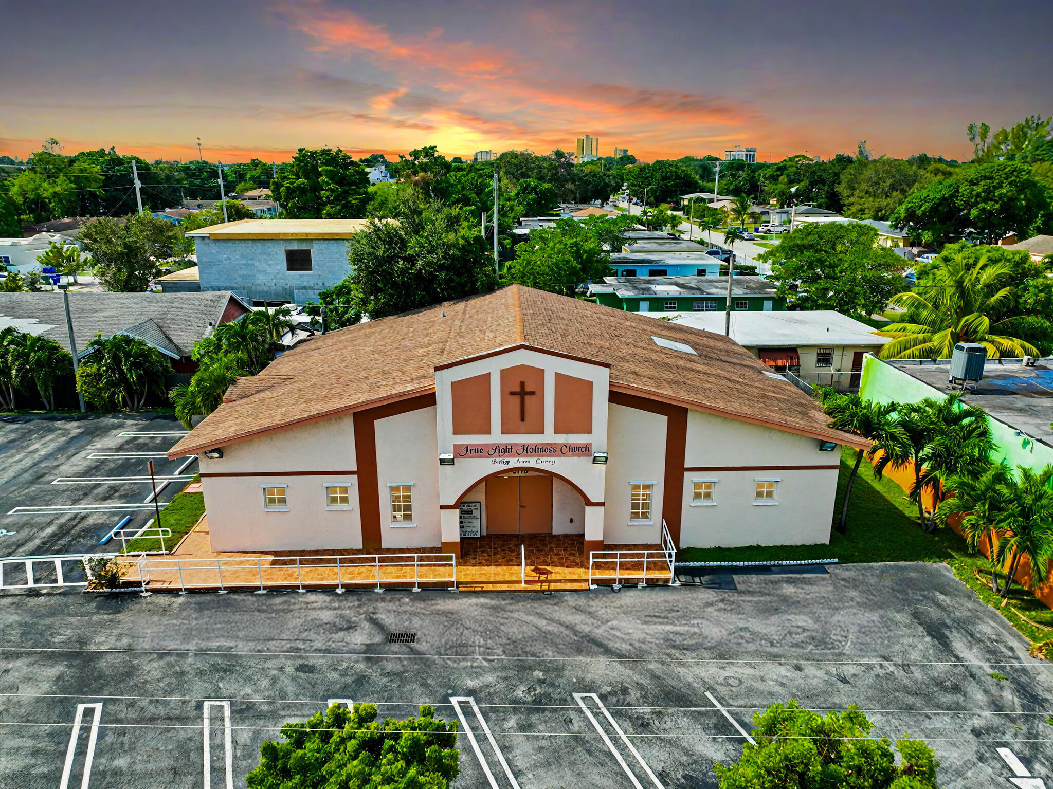 5176 NW 17th Ave, Miami, FL for sale Primary Photo- Image 1 of 82