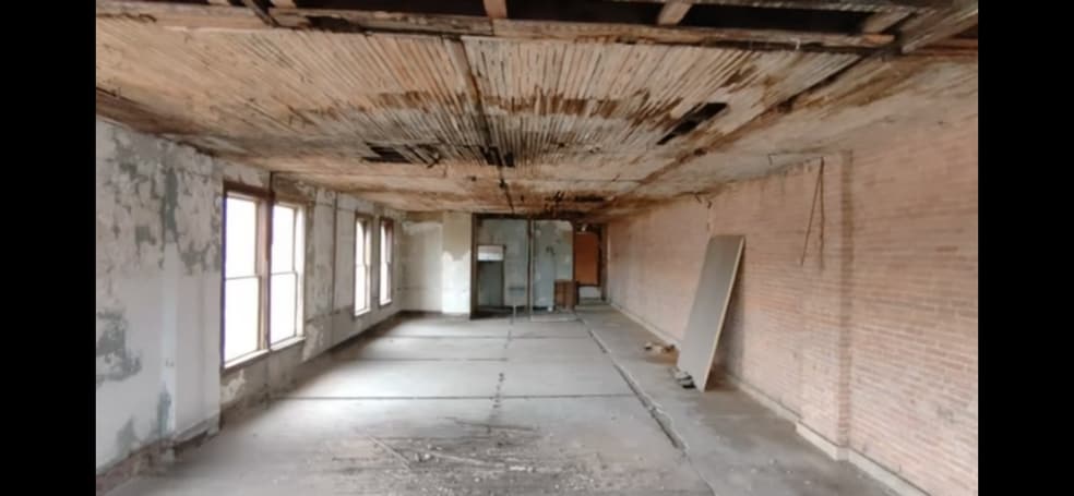 5601 Broadway Ave, Cleveland, OH for lease - Building Photo - Image 2 of 5