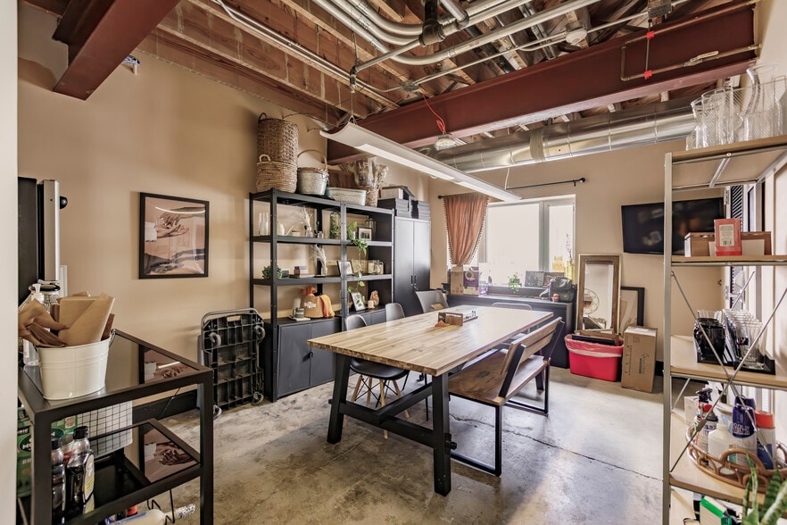 313 Datura St, West Palm Beach, FL for lease - Interior Photo - Image 2 of 6