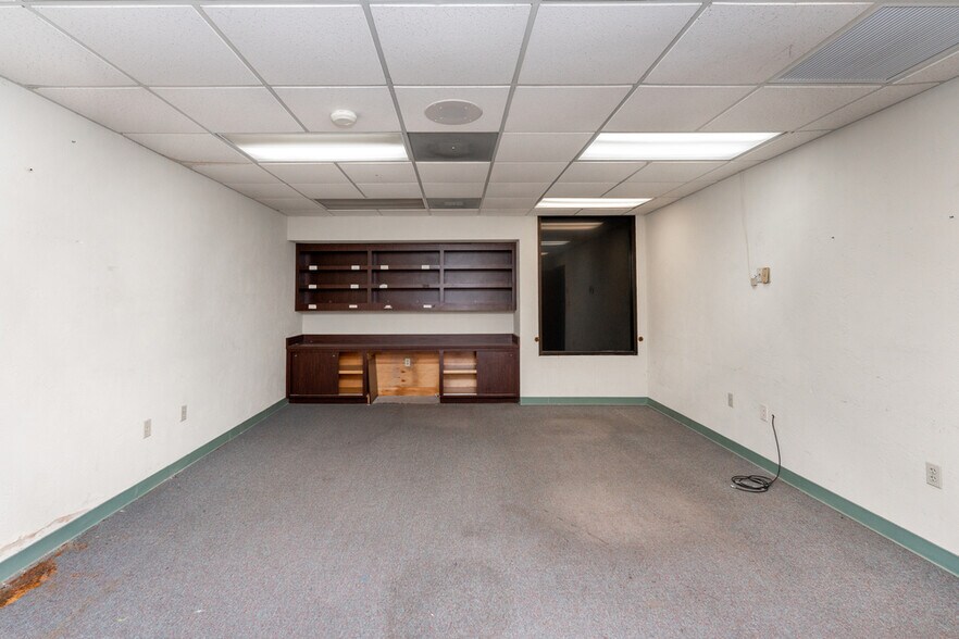 201 S Nova Rd, Ormond Beach, FL à louer - Photo intérieure - Image 2 de 22