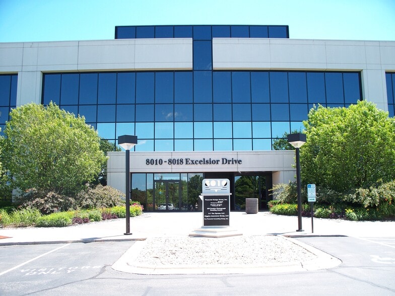 8010-8018 Excelsior Dr, Madison, WI à louer - Photo du bâtiment - Image 1 de 5
