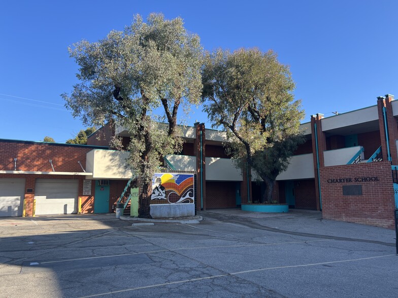 6957 N Figueroa St, Los Angeles, CA for lease - Building Photo - Image 3 of 8