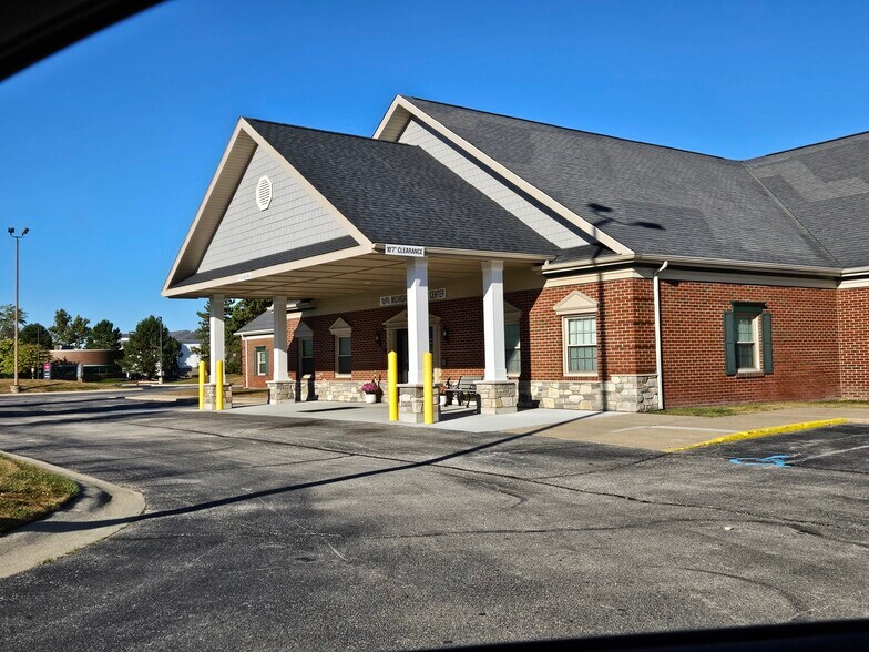 4700 Mcleod Dr E, Saginaw, MI for lease - Building Photo - Image 1 of 10