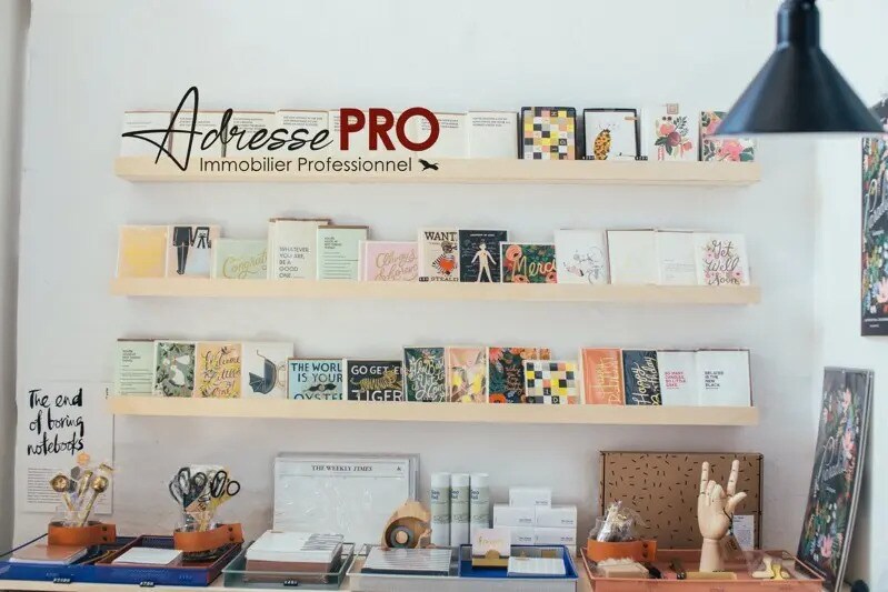 Retail in Bordeaux for lease Interior Photo- Image 1 of 3