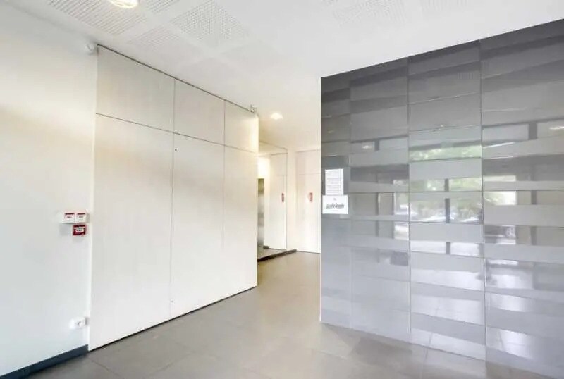 1-3 Avenue Salvador Allende, Vaulx-en-Velin for sale - Building Photo - Image 2 of 12