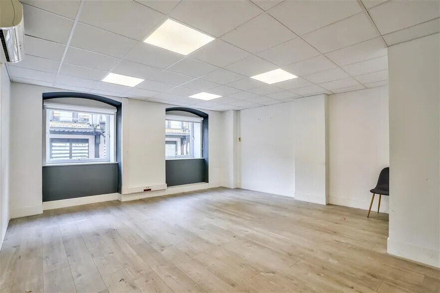Rue De Rivoli, Paris for lease - Building Photo - Image 2 of 9