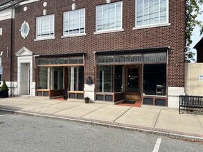 1 W Main St, Clinton, CT for lease Interior Photo- Image 1 of 11