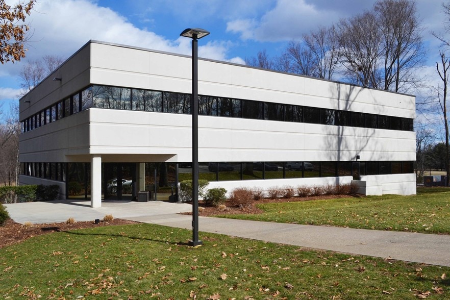 160 Chapel Rd, Manchester, CT for lease - Building Photo - Image 3 of 14