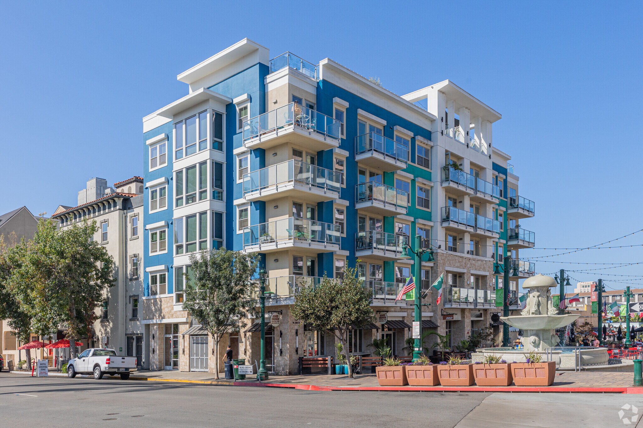 555 W Date St, San Diego, CA à louer Photo principale- Image 1 de 5