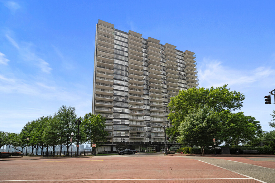 6050 Kennedy Blvd E, West New York, NJ for sale - Building Photo - Image 3 of 31