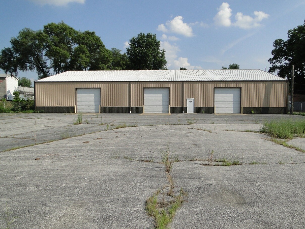215 Clark Dr, East Alton, IL à louer Photo du bâtiment- Image 1 de 10