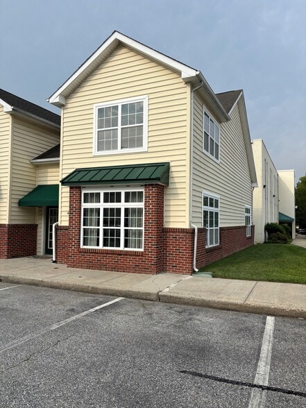 402 Larch Cir, Wilmington, DE for lease - Building Photo - Image 2 of 7
