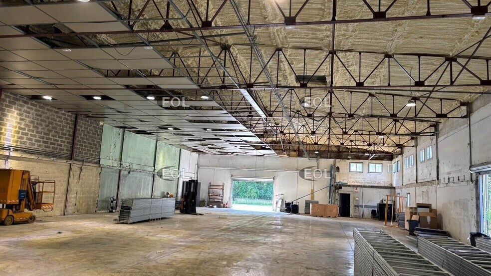 Flex dans Bazainville à louer - Photo du bâtiment - Image 1 de 2