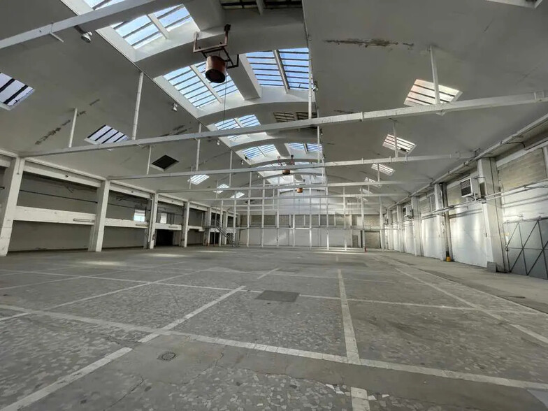 Retail in La Courneuve for lease - Interior Photo - Image 3 of 11