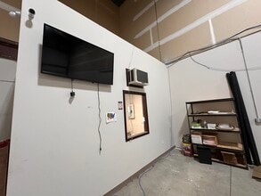 4595 Broadmoor Ave SE, Grand Rapids, MI for lease Interior Photo- Image 2 of 7