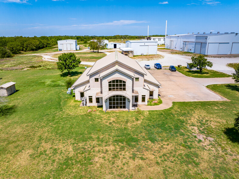 Bureau dans Teague, TX à vendre - Photo du bâtiment - Image 1 de 1