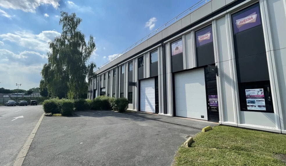 Flex in Lognes for lease - Building Photo - Image 2 of 5