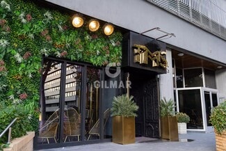 Plus de détails pour Multi-résidentiel à vendre