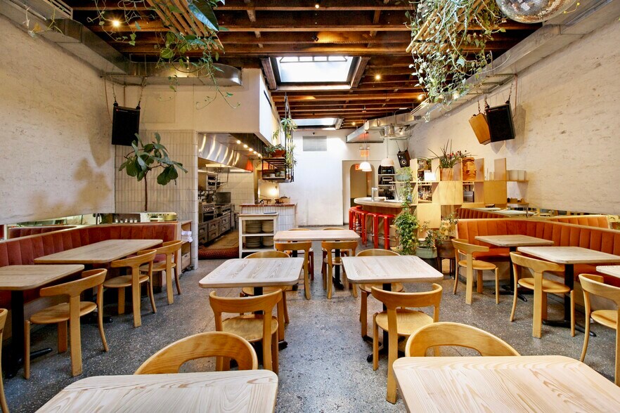 676 Flushing Ave, Brooklyn, NY à louer - Photo du bâtiment - Image 2 de 4