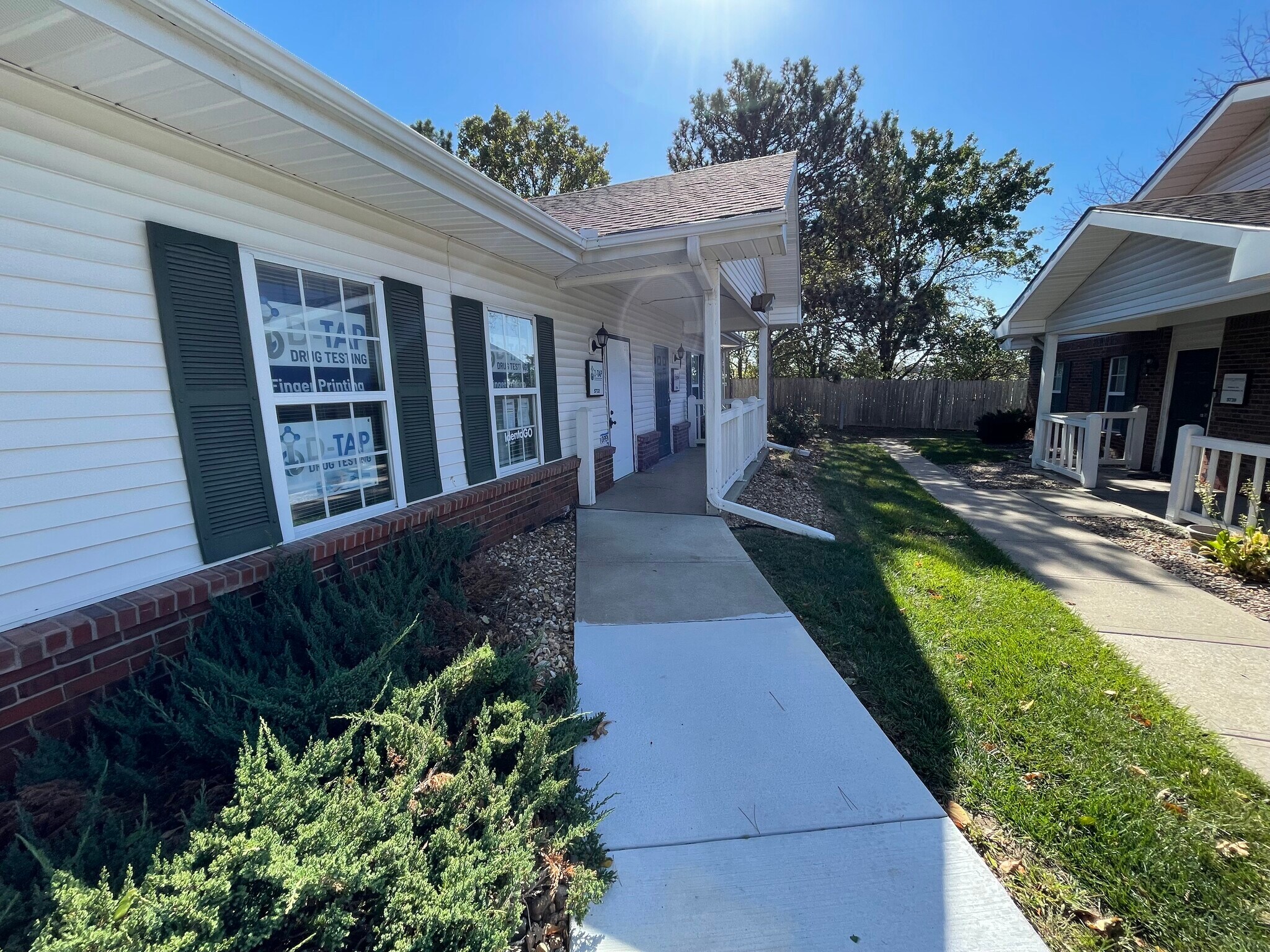 5722 N Broadway St, Kansas City, MO for lease Interior Photo- Image 1 of 7