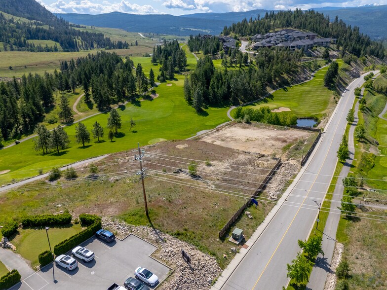 675 Black Mountain Dr, Kelowna, BC for sale - Building Photo - Image 2 of 15
