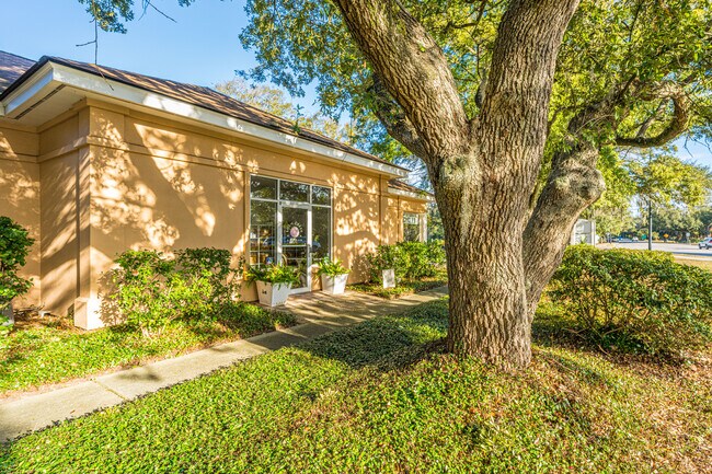 More details for 234 Mathis Ferry Rd, Mount Pleasant, SC - Office for Lease