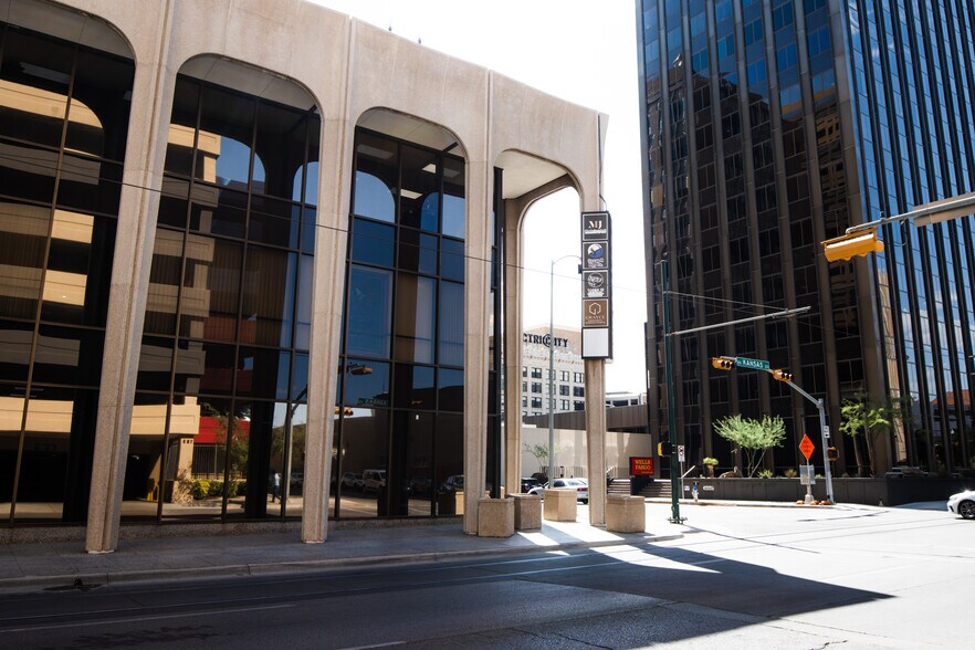 320 Texas Ave, El Paso, TX for lease - Building Photo - Image 1 of 33