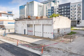 Plus de détails pour 504 6th Ave S, Nashville, TN - Commerce de détail à vendre