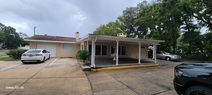 1025 W New York Ave, Deland, FL for lease Interior Photo- Image 1 of 5